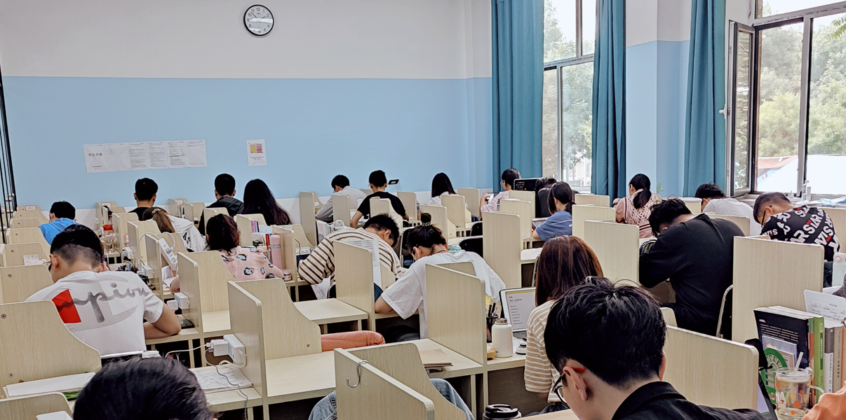 黑河考研寄宿学校-学习氛围